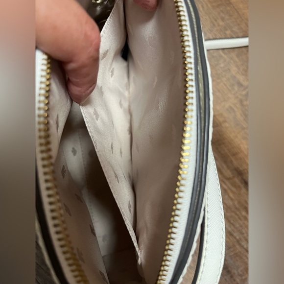 Kate Spade New York Reiley Straw Dome Saffiano Leather Trim Crossbody Handbag - Picture 8 of 10